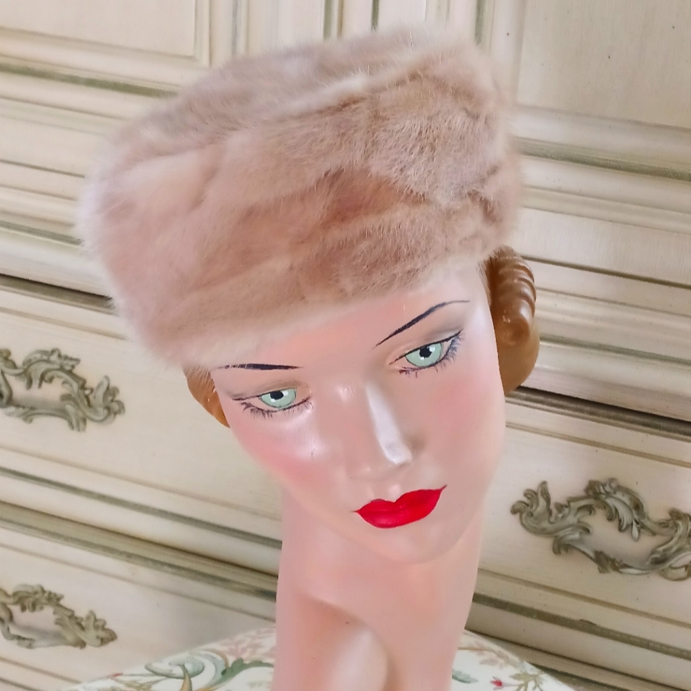 Vintage Pink Fur Pillbox Hat